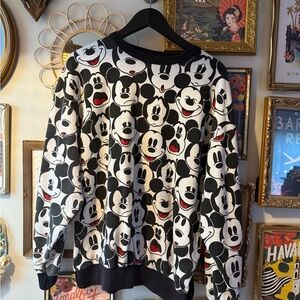 Vintage Disney Mickey Mouse Black and White Sweater